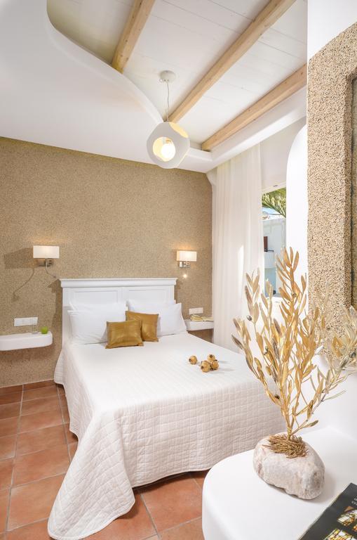 โรงแรมแอเดรียนี Naxos City ภายนอก รูปภาพ