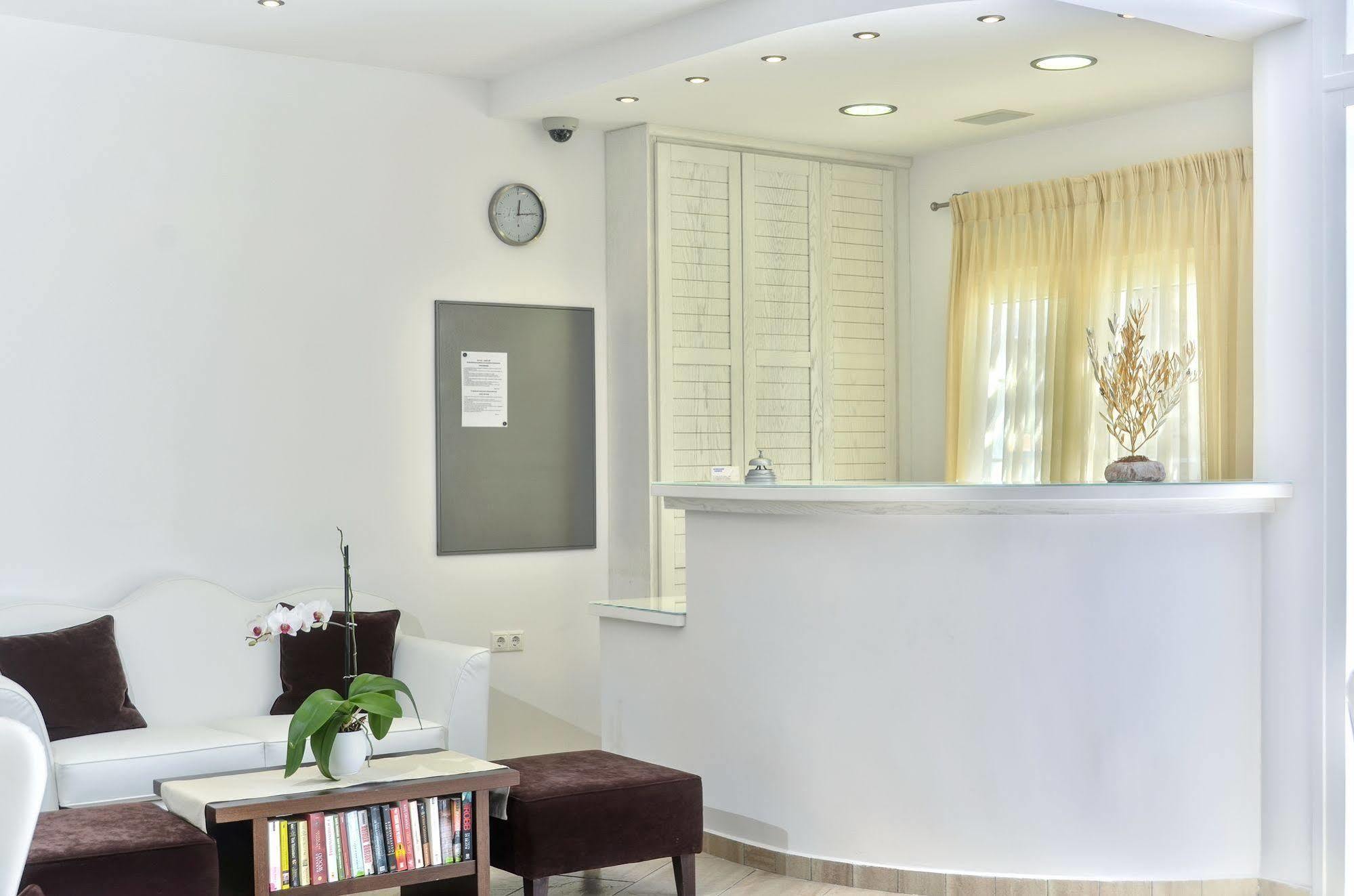 โรงแรมแอเดรียนี Naxos City ภายนอก รูปภาพ