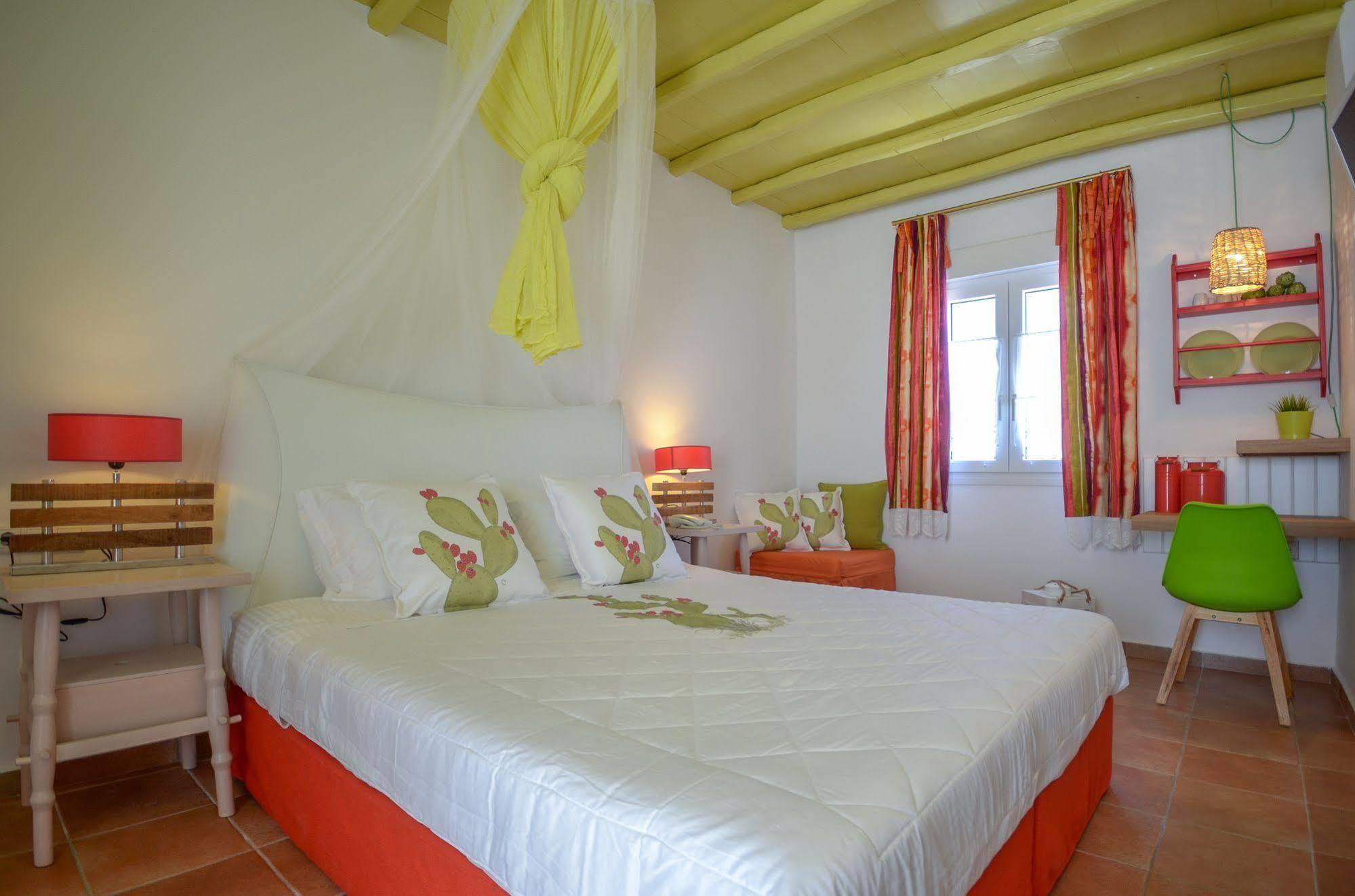 โรงแรมแอเดรียนี Naxos City ภายนอก รูปภาพ