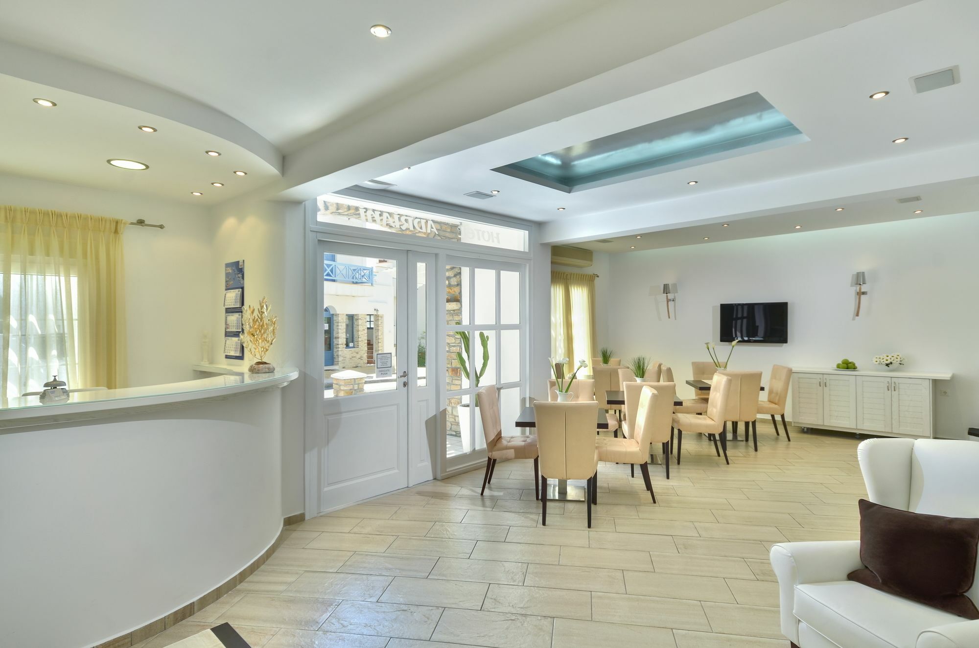 โรงแรมแอเดรียนี Naxos City ภายนอก รูปภาพ
